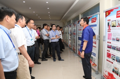 2018年6月，嘉兴市上市公司党建和人才工作会议现场会在3118云顶集团举行